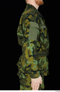 Victor arm army belt camo jacket dressed upper body 0006.jpg